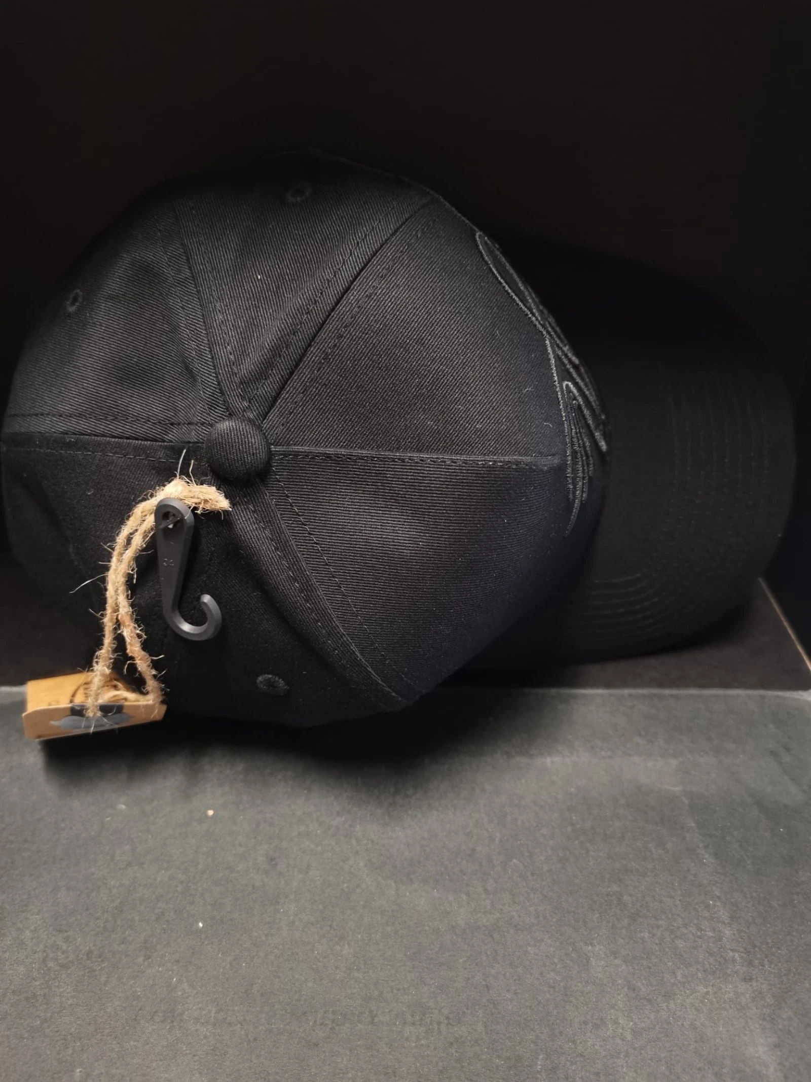 Von Ducht Cap – photo 6